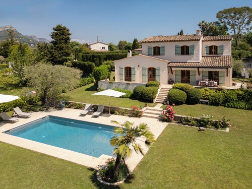 Villa Provençal | 3 bedrooms | heated pool | south-facing terrace | 1800m² | quiet