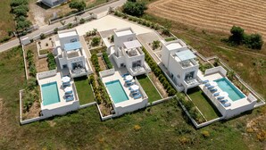 Unclassified image, 5 of 55, button - Xenos Villa 5 with a Private pool near the sea (Tigaki)