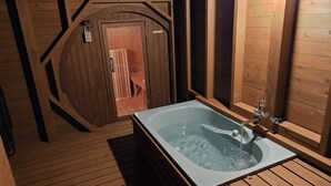 Bathroom - SEA-DWELLER Inn (Miyazaki)