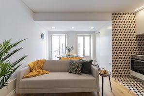 Deluxe Studio | Living area