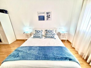 1 sovrum, skrivbord, strykjärn/strykbräda och wi-fi