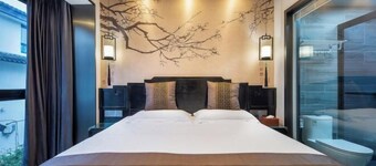 Qingyi Holiday Hostel