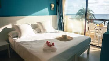 Studio, Balkon, Meerblick | Allergikerbettwaren, individuell dekoriert, individuell eingerichtet