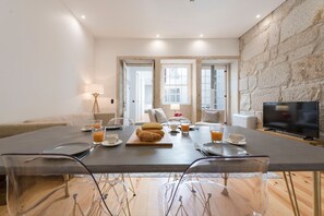 Deluxe Apartment | Living area