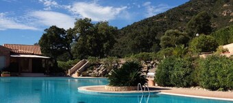 Well-kept apartment domaine with, pools, tennis. Pet friendly