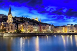 Exterior - Ideally located 70m2 T3 apartment with private balcony and secure parking (Saint-Priest)