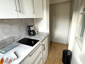 ثلاجة، ميكروويف، غسالة أطباق