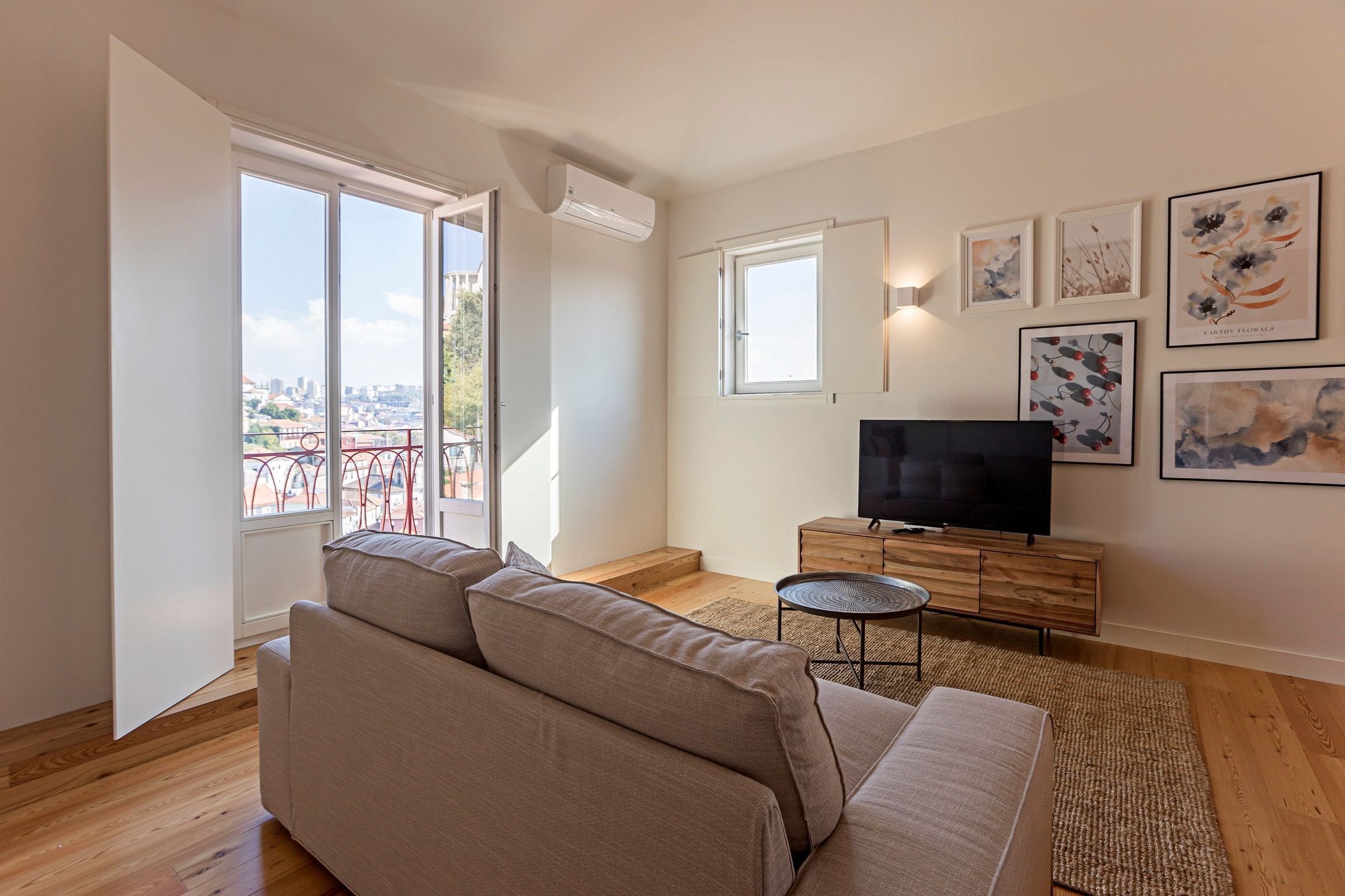 Family Apartment | Living area | Flat-screen TV