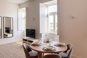 Deluxe Apartment | Living area | Flat-screen TV - Monte dos Judeus 26 by LovelyStay (Porto)