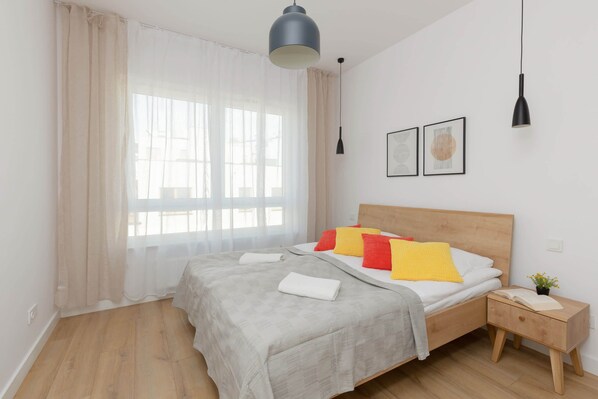 2 habitaciones, tabla de planchar con plancha, wifi y ropa de cama 