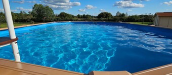 Charming cottage for 12 near Le Mans with heated pool