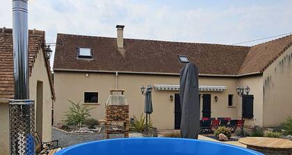 Gßte de charme 12 personnes prÚs du Mans avec piscine chauffée