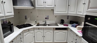 Charming cottage for 12 near Le Mans with heated pool