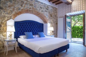 Habitación clásica | Minibar, wifi gratis y ropa de cama 
