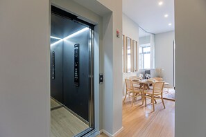 City Apartment | Living area - 31 Janeiro 157 (Porto)
