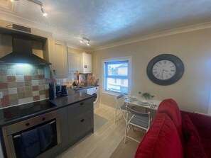 冰箱、微波炉、烤箱、茶具/咖啡用具