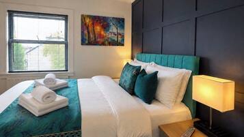 2 bedrooms, iron/ironing board, free WiFi, bed sheets