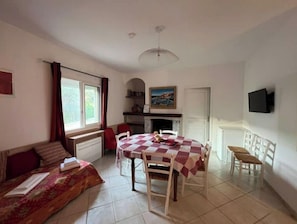 Dining - CHARMING HOUSE FOR 6/7 PEOPLE A FEW MINUTES FROM THE BEACH (Serra-di-Ferro)