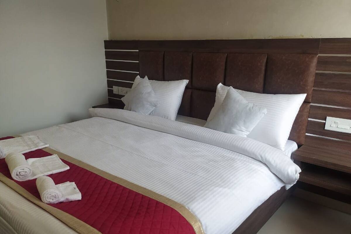 Habitación Deluxe | Escritorio, wifi gratis, ropa de cama