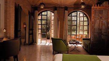 Luxury Bungalow, 1 King Bed (Book 3 night for the price of 2) | 1 soveværelse, egyptiske bomuldslagner, premium-sengetøj