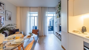 Estudio urbano | Área de sala de estar | Televisión de pantalla plana