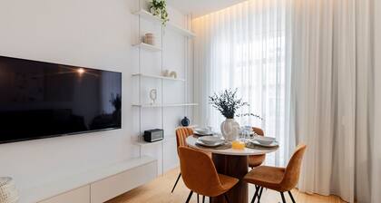 Almada 551 by LovelyStay