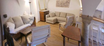 60 m2 studio in the former vaulted stable of a large 17th-century house