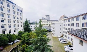 Property grounds - General Fenghua (Lijiang) Travel Center (Lijiang)