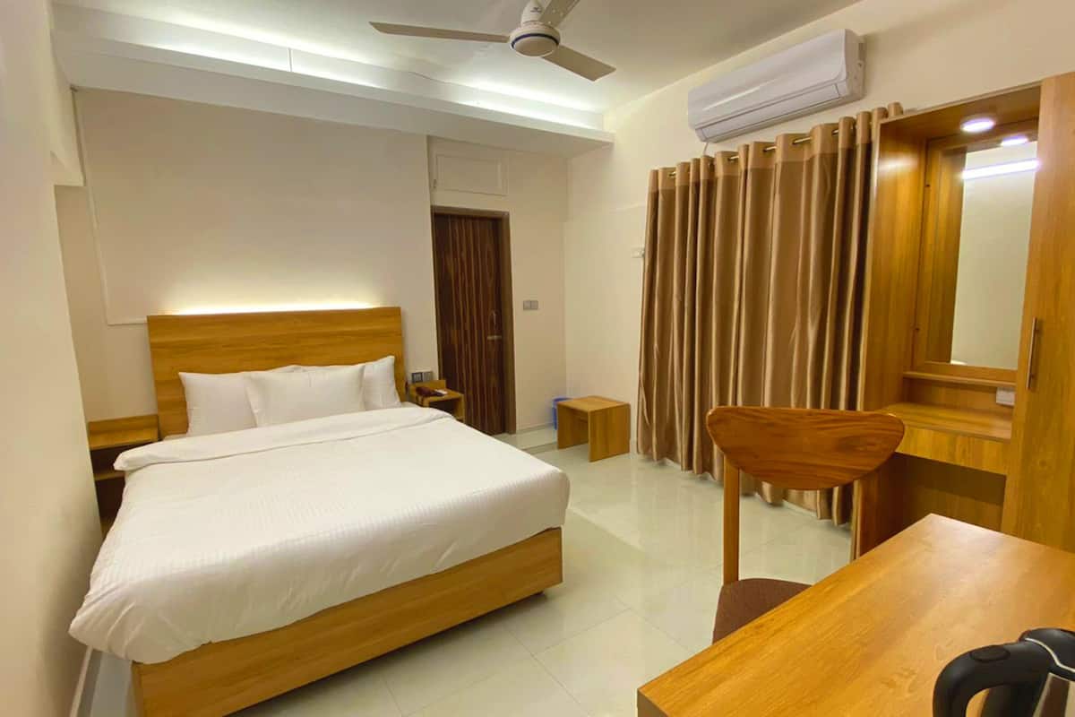 superior double room | 1 bedroom, soundproofing, free wifi, bed sheets