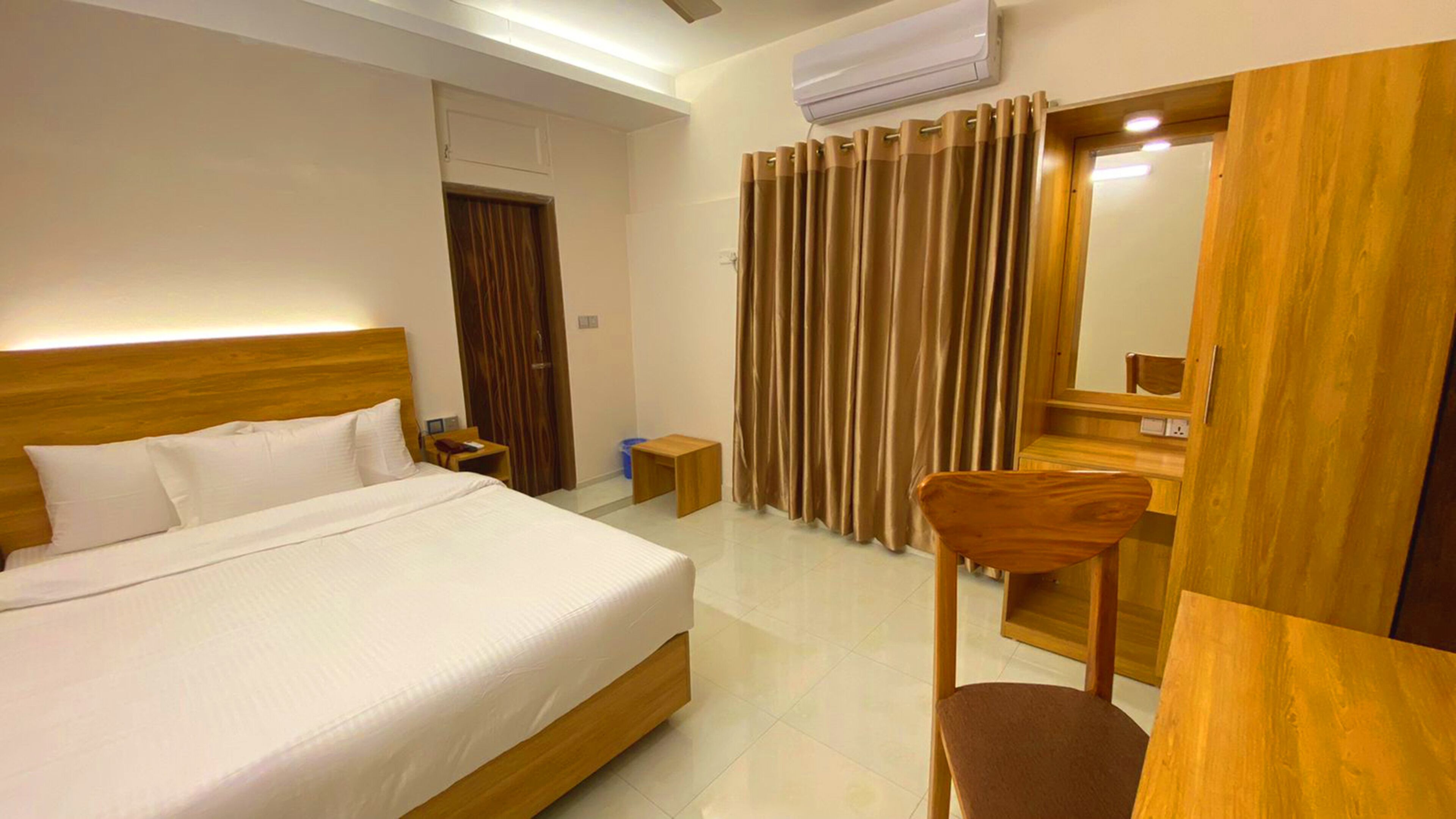 superior double room | 1 bedroom, soundproofing, free wifi, bed sheets