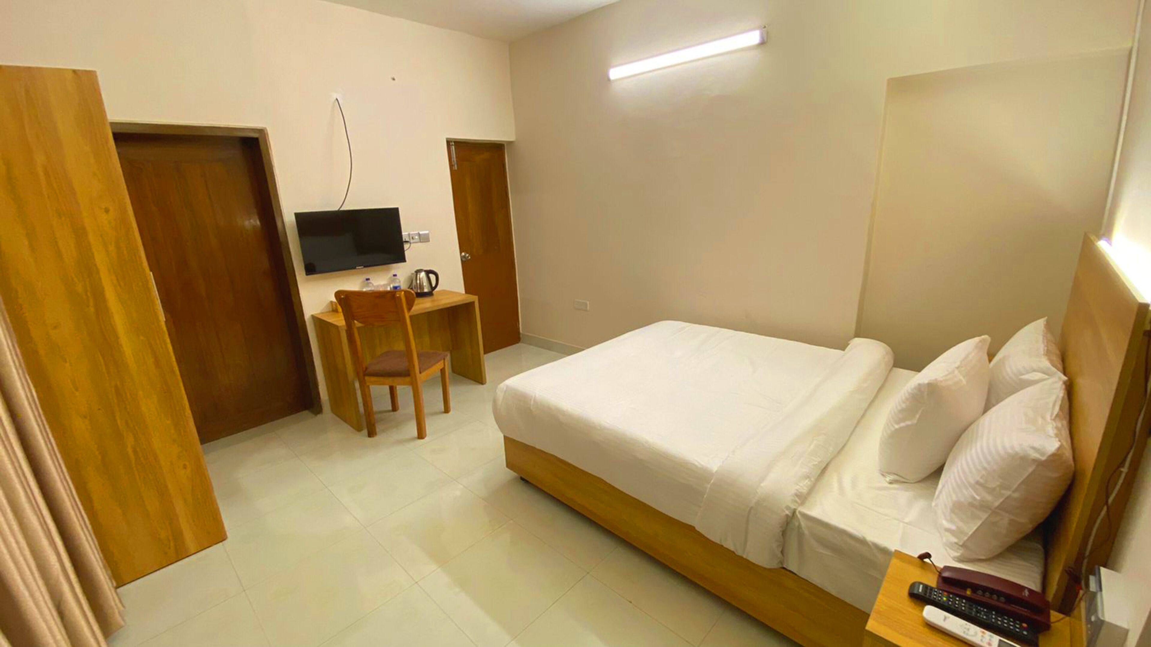 superior double room | 1 bedroom, soundproofing, free wifi, bed sheets