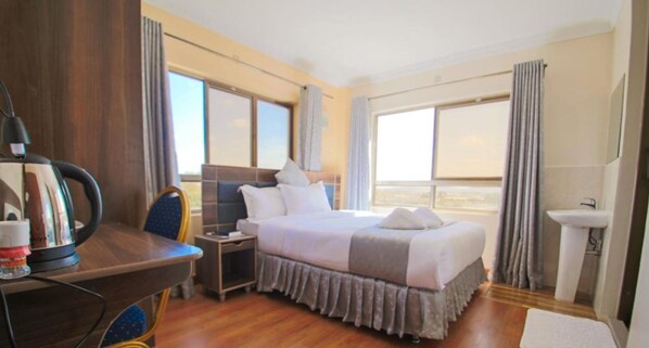 Free WiFi, bed sheets - BURAHA HOTEL NAKURU (Nakuru)