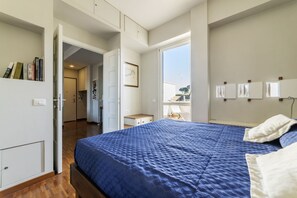 1 slaapkamer, een strijkplank/strijkijzer, internet, beddengoed