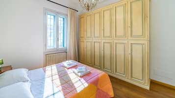 2 Schlafzimmer, Bügeleisen/Bügelbrett, Internetzugang, Bettwäsche