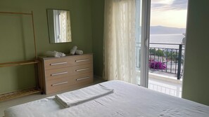 Panoramic Apartment, Sea View, Garden Area | 2 bedrooms, free WiFi, bed sheets - Azure Apartments by Kondo (Vlorë)