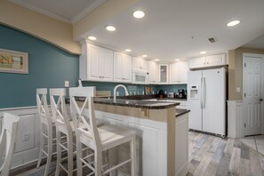 Mikrobølgeovn og oppvaskmaskin