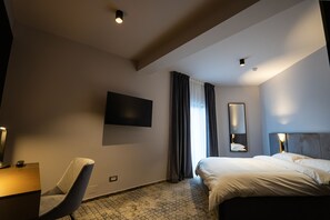 Phòng Tiêu chuẩn, 1 giường cỡ queen | Minibar, két bảo mật tại phòng, phòng cách âm 