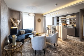 Exclusive Suite | Living area