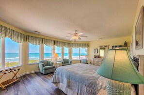 4 bedrooms, iron/ironing board, WiFi, bed sheets - The Proud Pelican': Oceanfront Charm & Comfort (North Topsail Beach)
