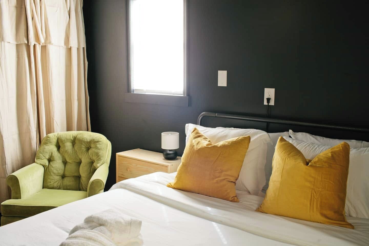 3 habitaciones, tabla de planchar con plancha y wifi gratis 