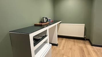 Deluxe-Vierbettzimmer | Hochwertige Bettwaren, Minibar, Zimmersafe, Schreibtisch