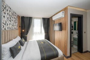 Deluxe Double Room | Premium bedding, minibar, in-room safe, desk - Heaven Inn Airport Hotel (Arnavutköy)