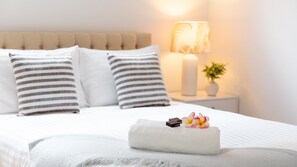 6 chambres, fer et planche à repasser, lit de bébé portatif, Wi-Fi