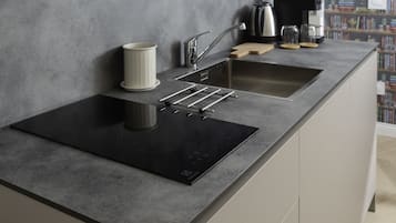 Studio Deluxe | Cuisine privée | Machine à expresso, cafetiÚre/bouilloire, bouilloire électrique