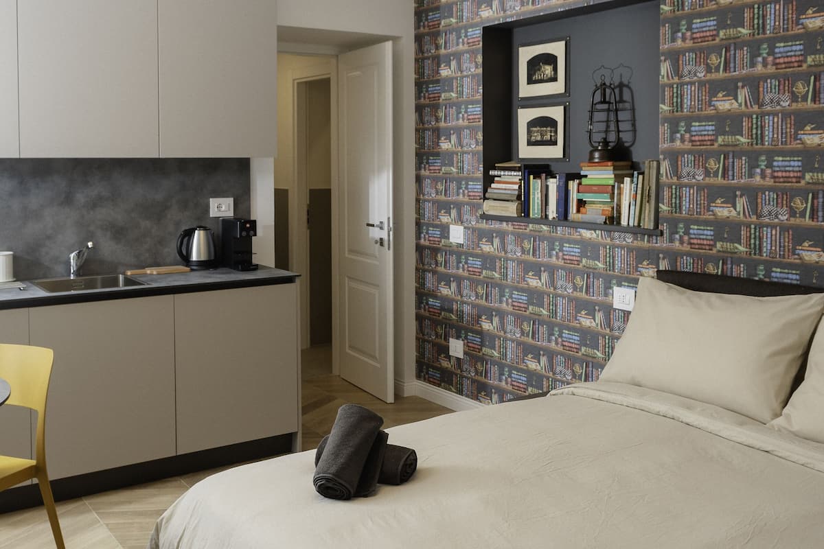 Deluxe Studio | Premium bedding, memory foam beds, desk, laptop workspace