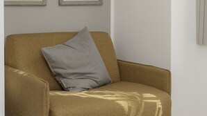 Deluxe-Doppelzimmer | Hochwertige Bettwaren, Betten mit Memory-Foam-Matratzen, Schreibtisch