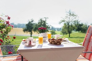 Free daily buffet breakfast  - Hotel Haberl am Attersee (Attersee)