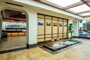 Unclassified image, 2 of 25, button - Baizhao Mountain Hotel (Anlu)