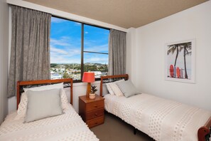 3 bedrooms, iron/ironing board, free WiFi - Fountain Court 25 - Spacious Unit with Ocean Views (Port Macquarie)
