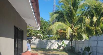 Beautiful and unique modern house, private, with pool, charcoal grill, and WiFi